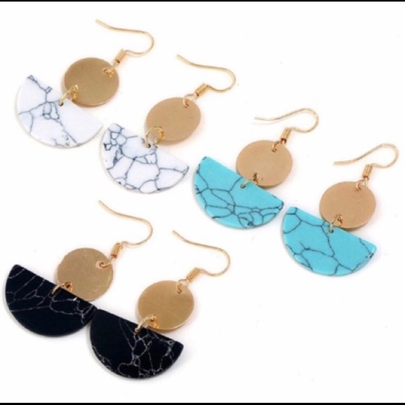 NWT White and Gold Marble Dangle Earrings - Picture 4 of 4